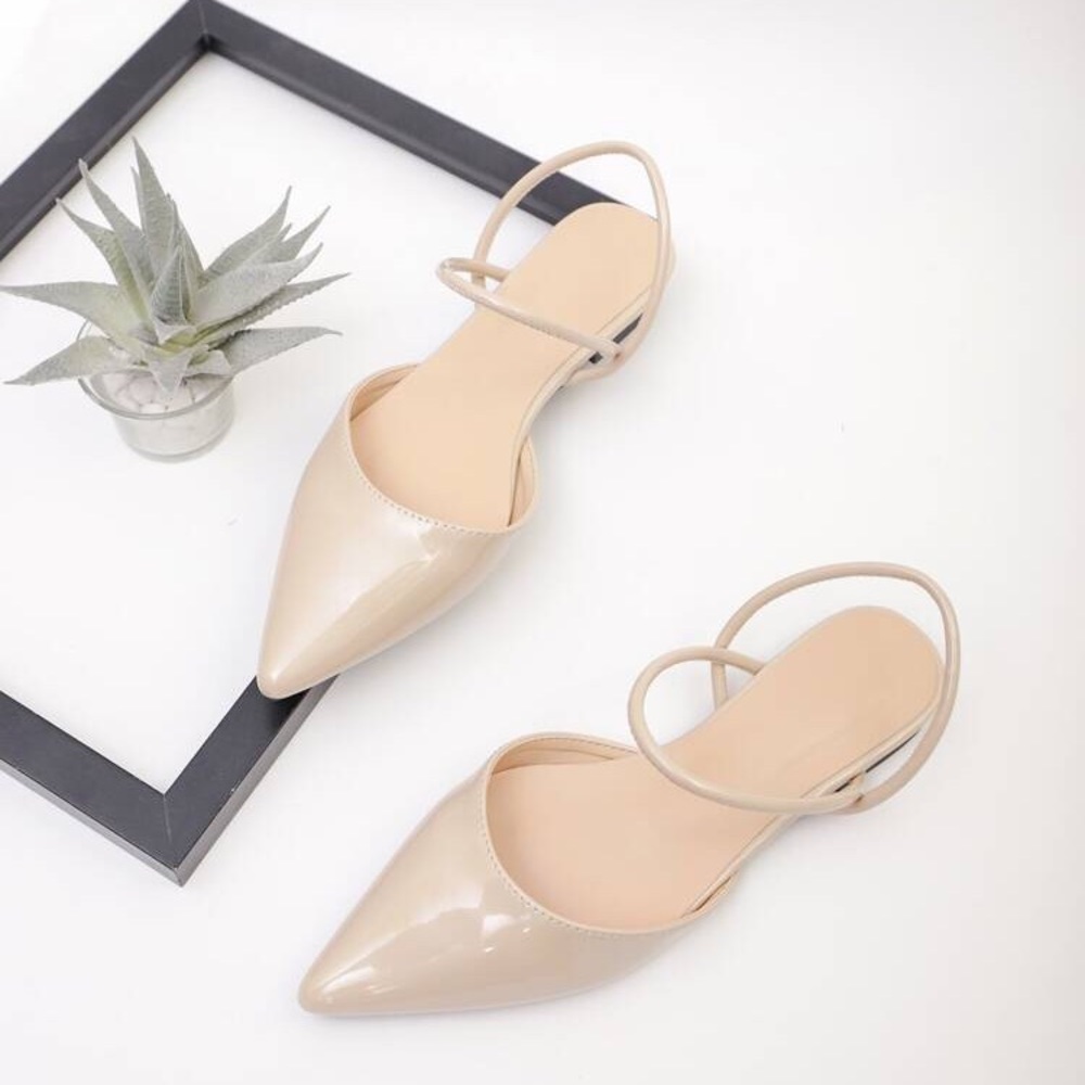 Women’s nude pointy toe flats size 8.5 Shein